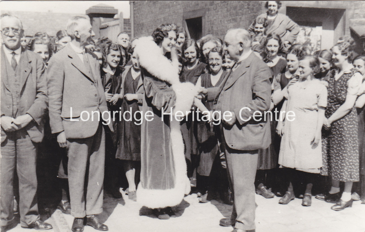 143B - Whittles Mill - The Cotton Queen with fellow workers on 24th June - 1939